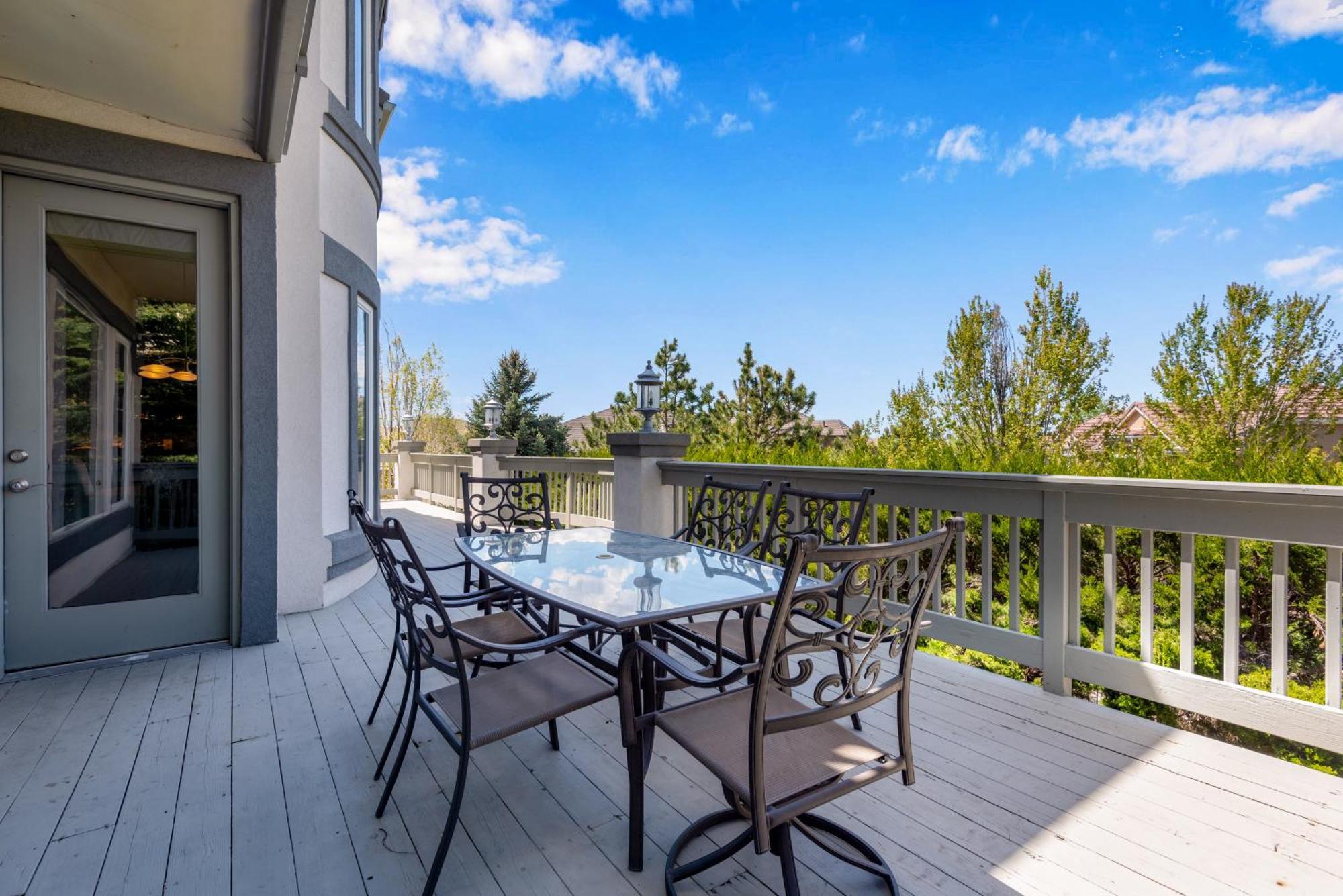 Colorado Lux Peace & 2 Floors Only Aurora