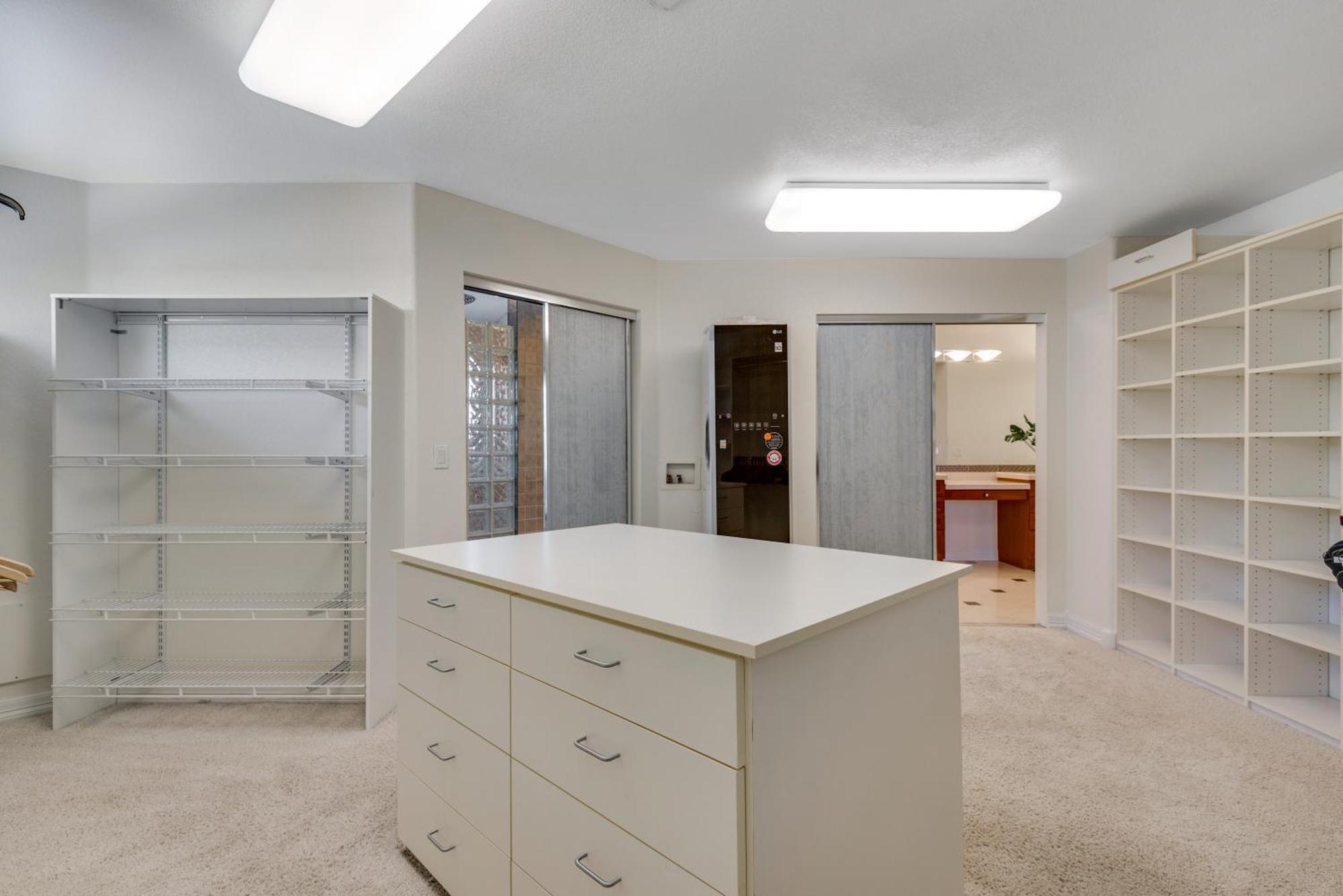 Colorado Lux Peace & 2 Floors Only Aurora